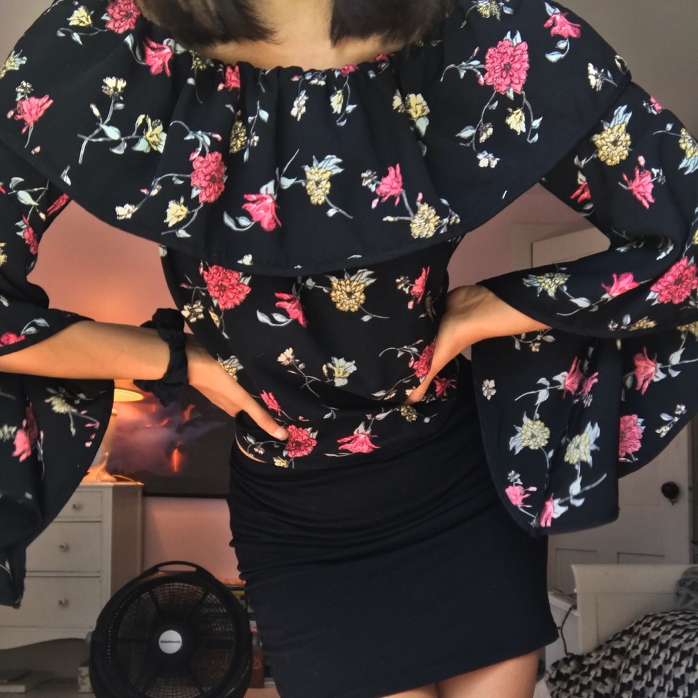 black floral long sleeved flowy shirt